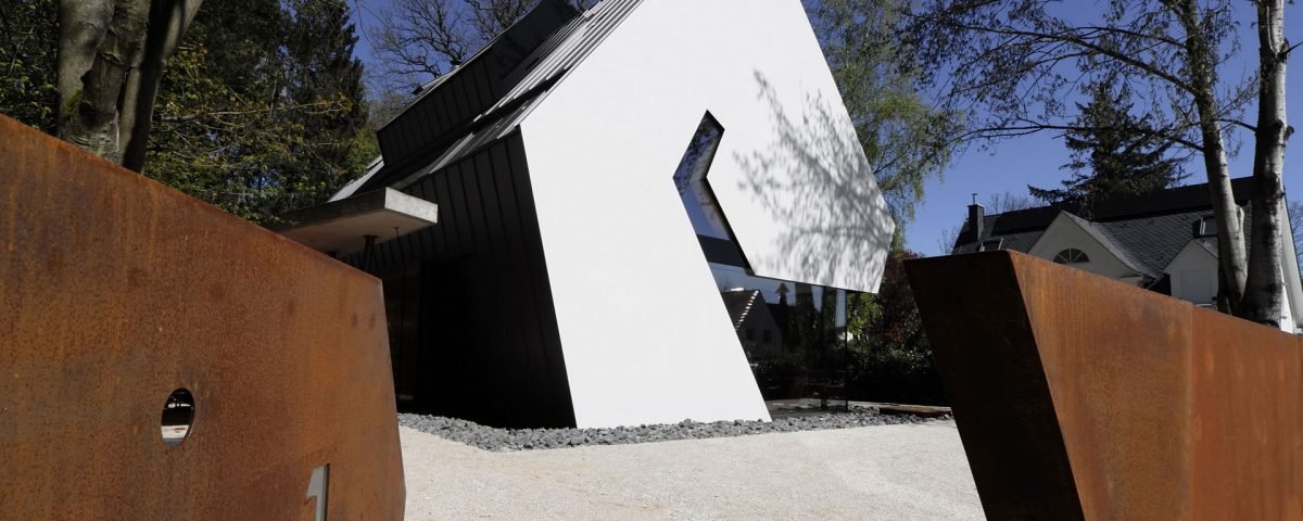 Geothestrasse's Futuristic & Classic Architecture Is A Brilliant Masterpiece