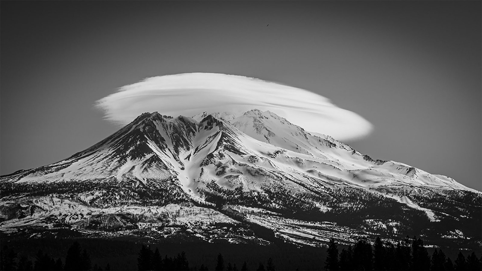 Lenticular Cloud Over Mount Shasta | London Photography Awards