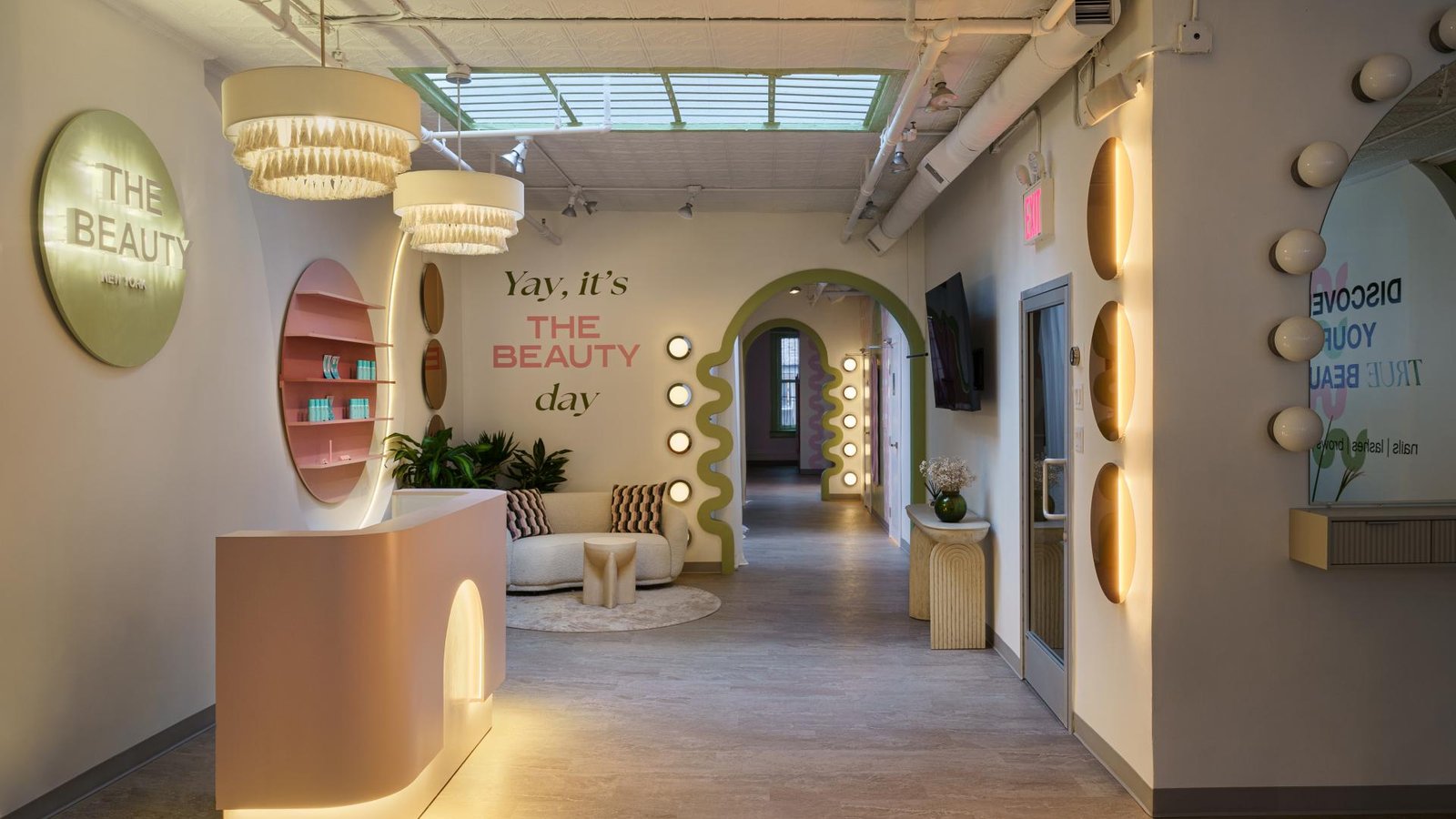 Beauty salon in the heart of Manhattan | London Photography Awards